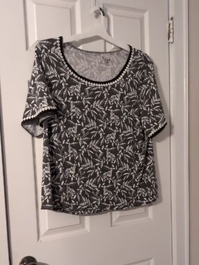 Cato Black and White Leaf Print Short Sleeve Top